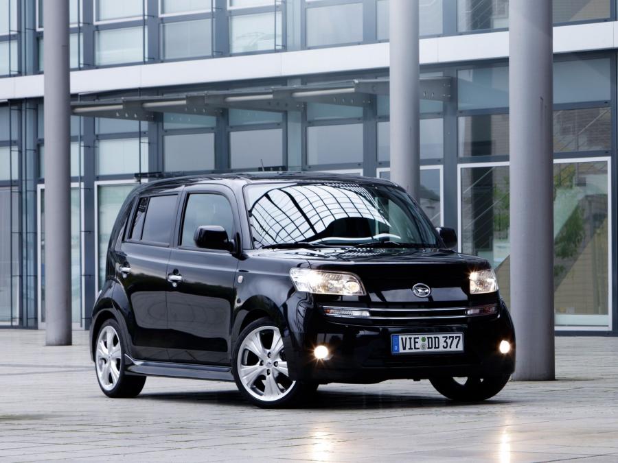  Daihatsu Materia Black Edition 2009 года  (фото 7 из 16)